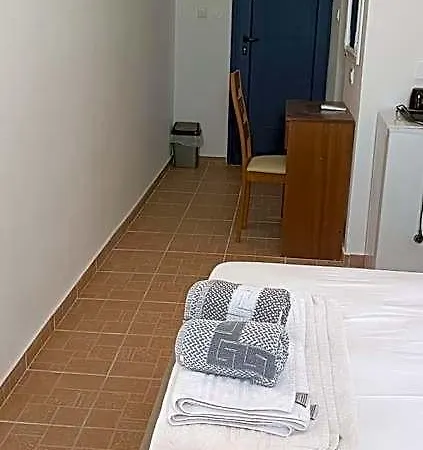 Keramos Hotell *