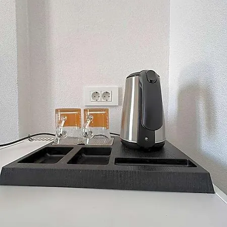 Hotell Keramos *